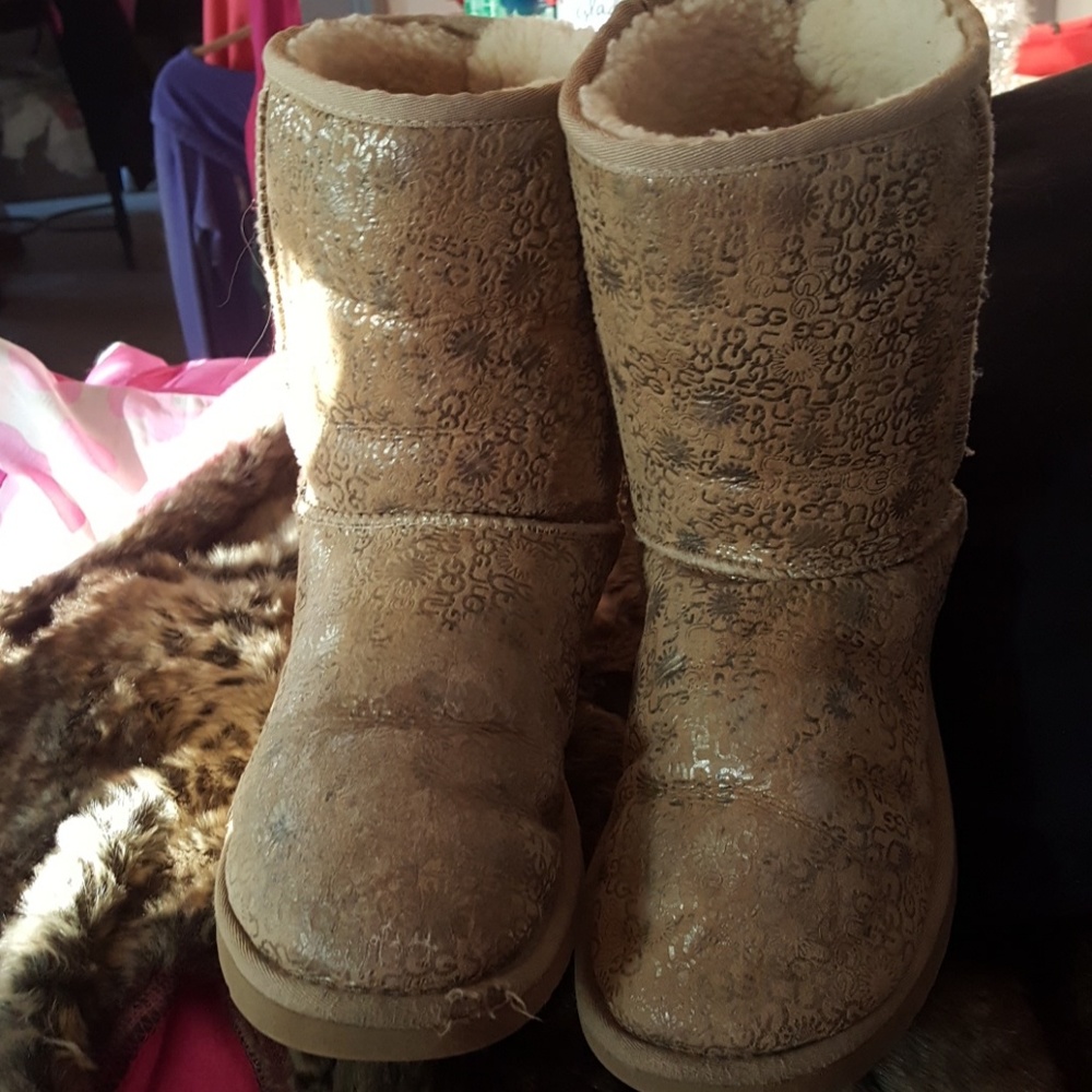 AUTHENTIC RARE UGG LOGO GLITTER BOOTS AS 9
